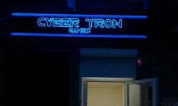 Неоновые вывески - популярный вид наружной рекламы